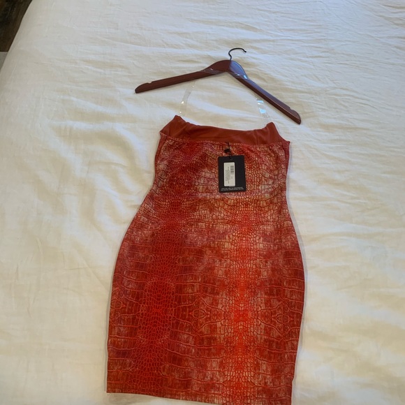 PrettyLittleThing | Red Snake skin mini dress - Picture 5 of 5